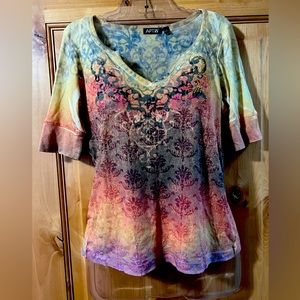 Women’s top APT size Large